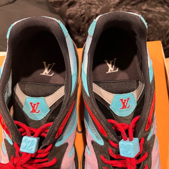 Louis Vuitton runner FD 0210 size 8.5